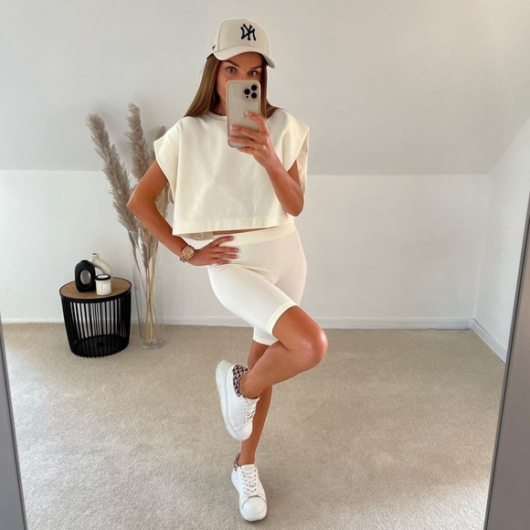 Zara Set - Ecru Round Neck Sweatshirt w/ Arm Holes & Seamless Bike Shorts - Picture 4 of 17